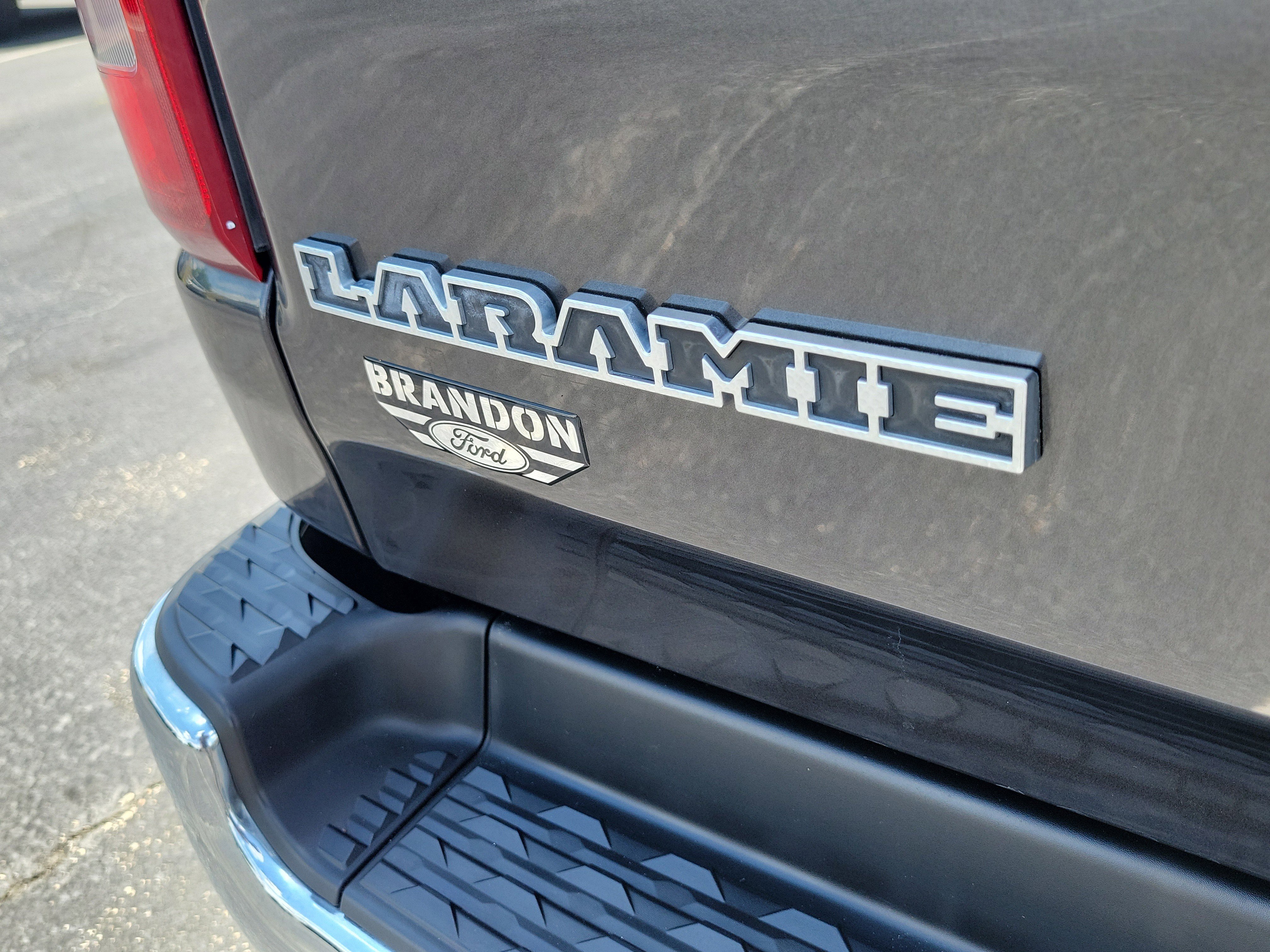 Used 2022 RAM 1500 Laramie AWD/4WD image 9