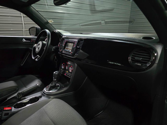 Used 2019 Volkswagen Beetle 2.0T S image 11