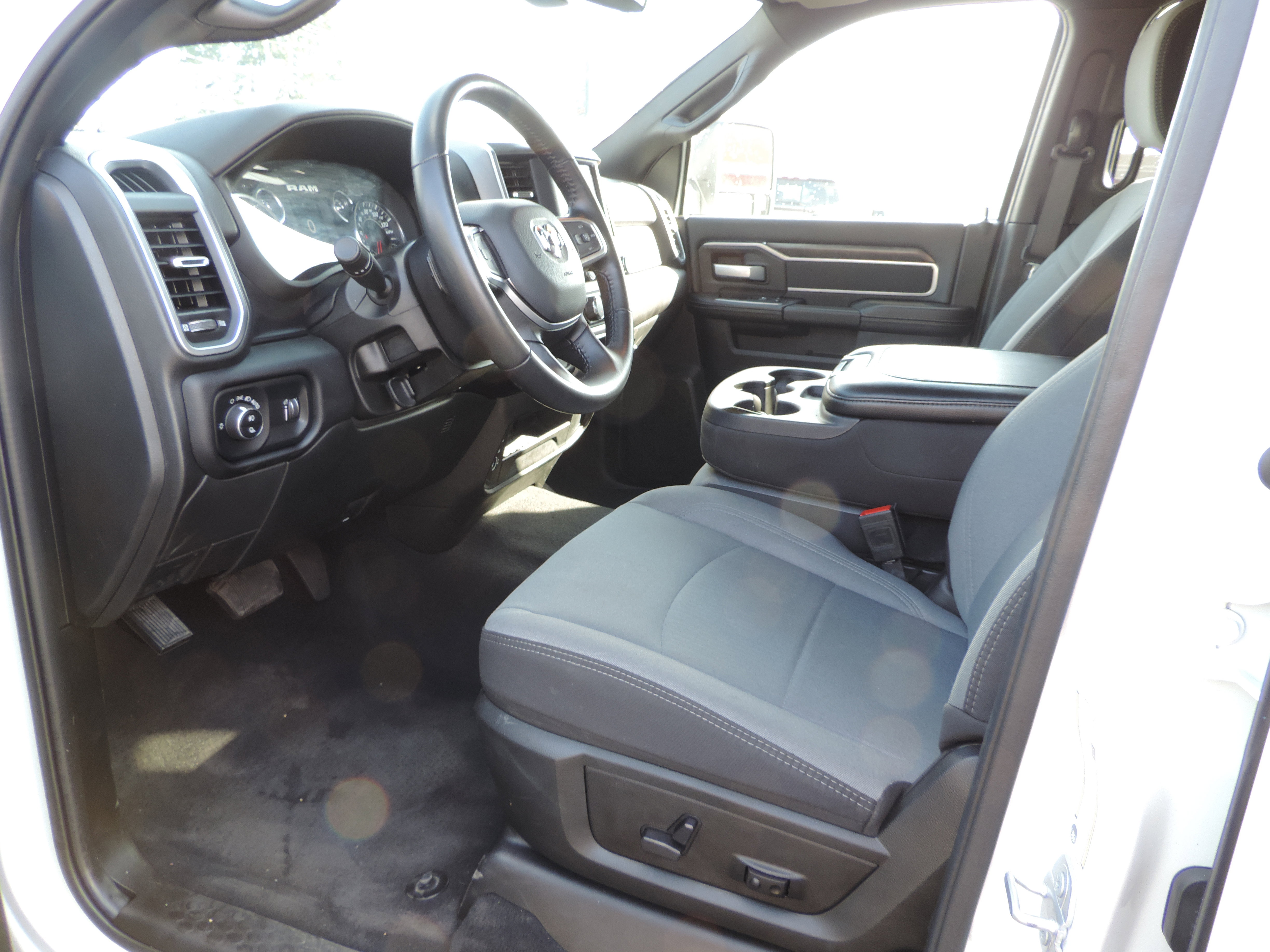 Used 2024 RAM 2500 Big Horn w/ Bed Utility Group image 6