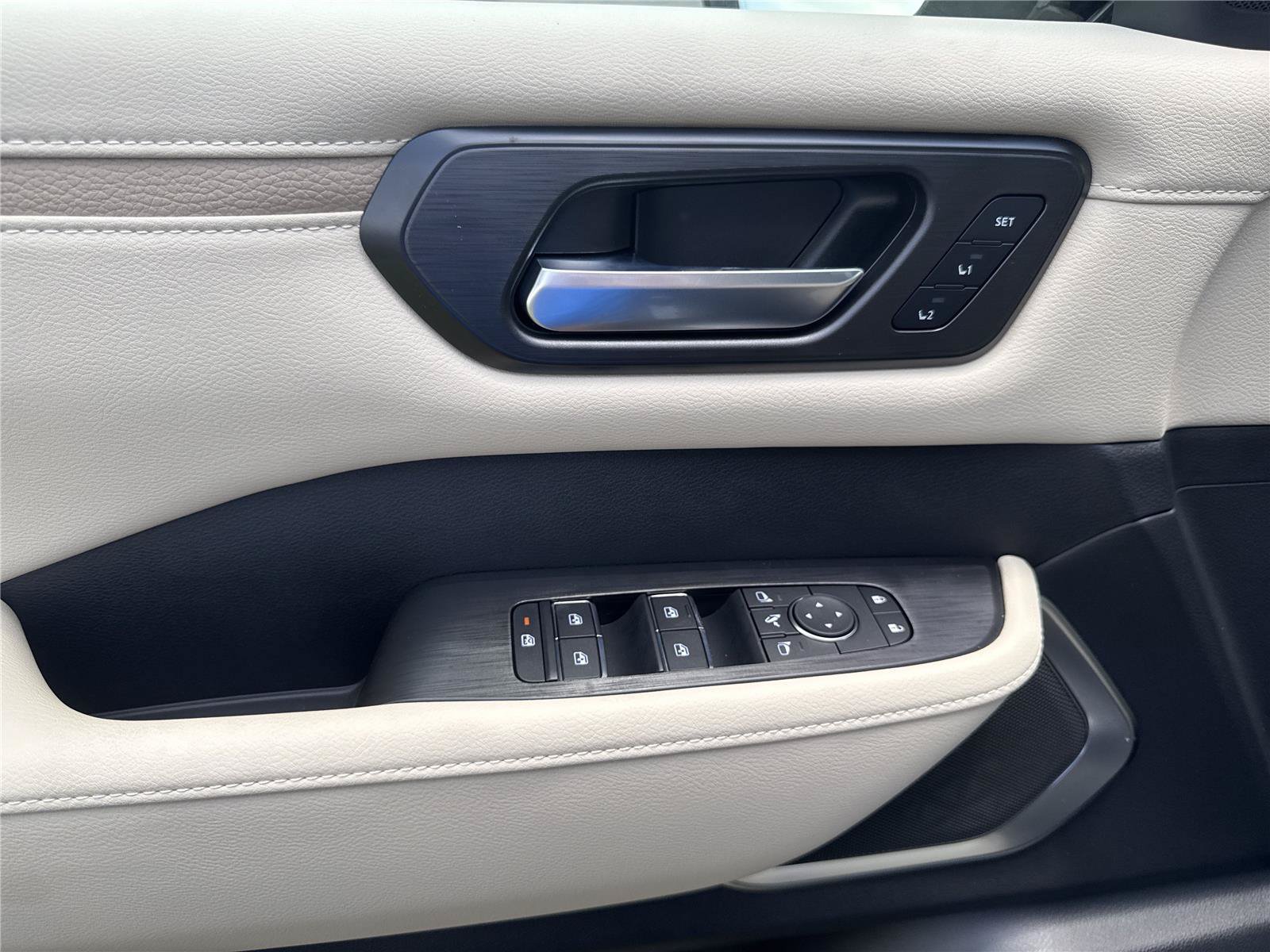 New 2026 Nissan Armada Platinum RWD image 17