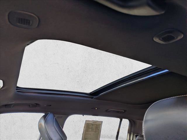 Used 2024 Jeep Grand Cherokee L Limited w/ Luxury Tech Group II image 17