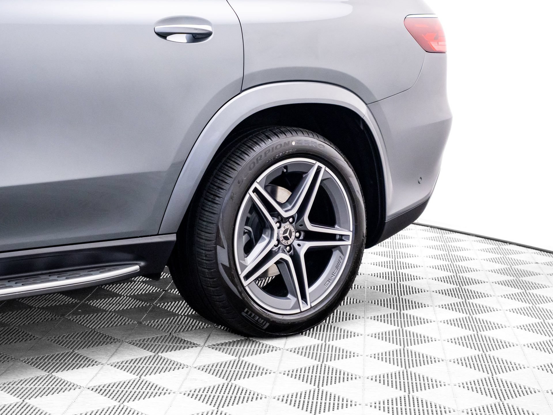 New 2026 Mercedes-Benz GLS 450 4MATIC image 37