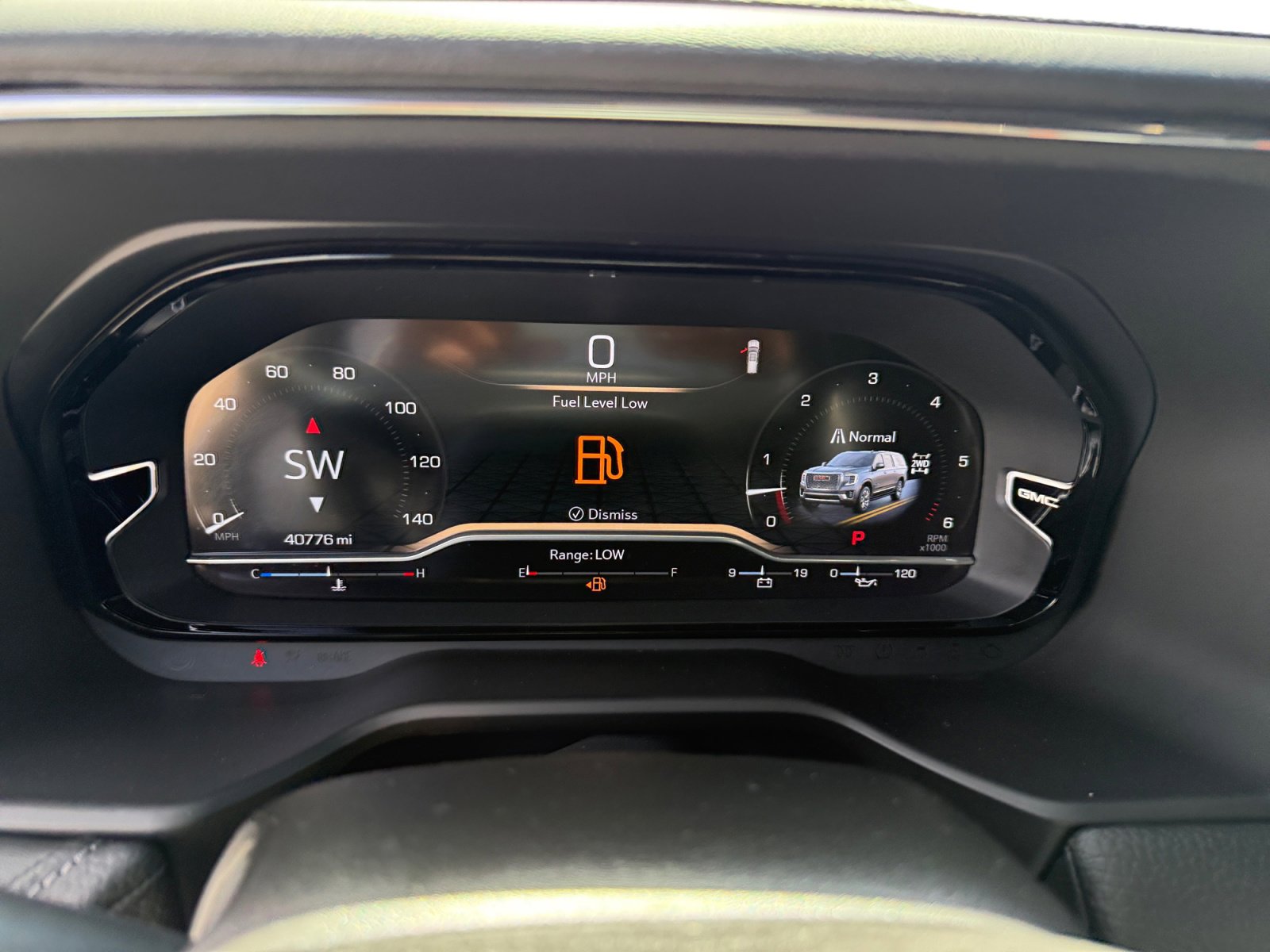 Used 2023 GMC Yukon XL Denali AWD/4WD image 11