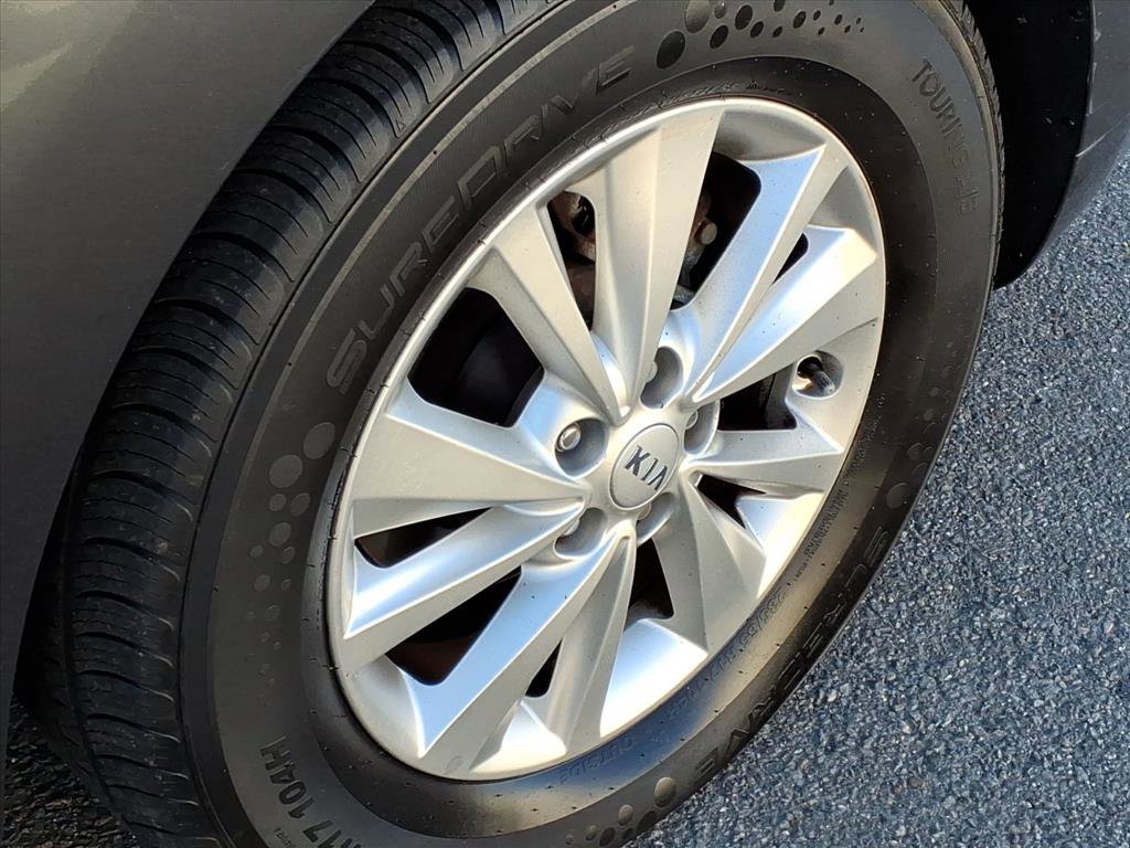 Used 2016 Kia Sedona LX w/ LX Convenience Package image 13