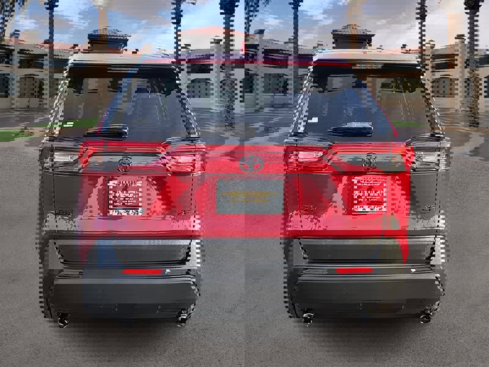 Used 2019 Toyota RAV4 XLE image 7