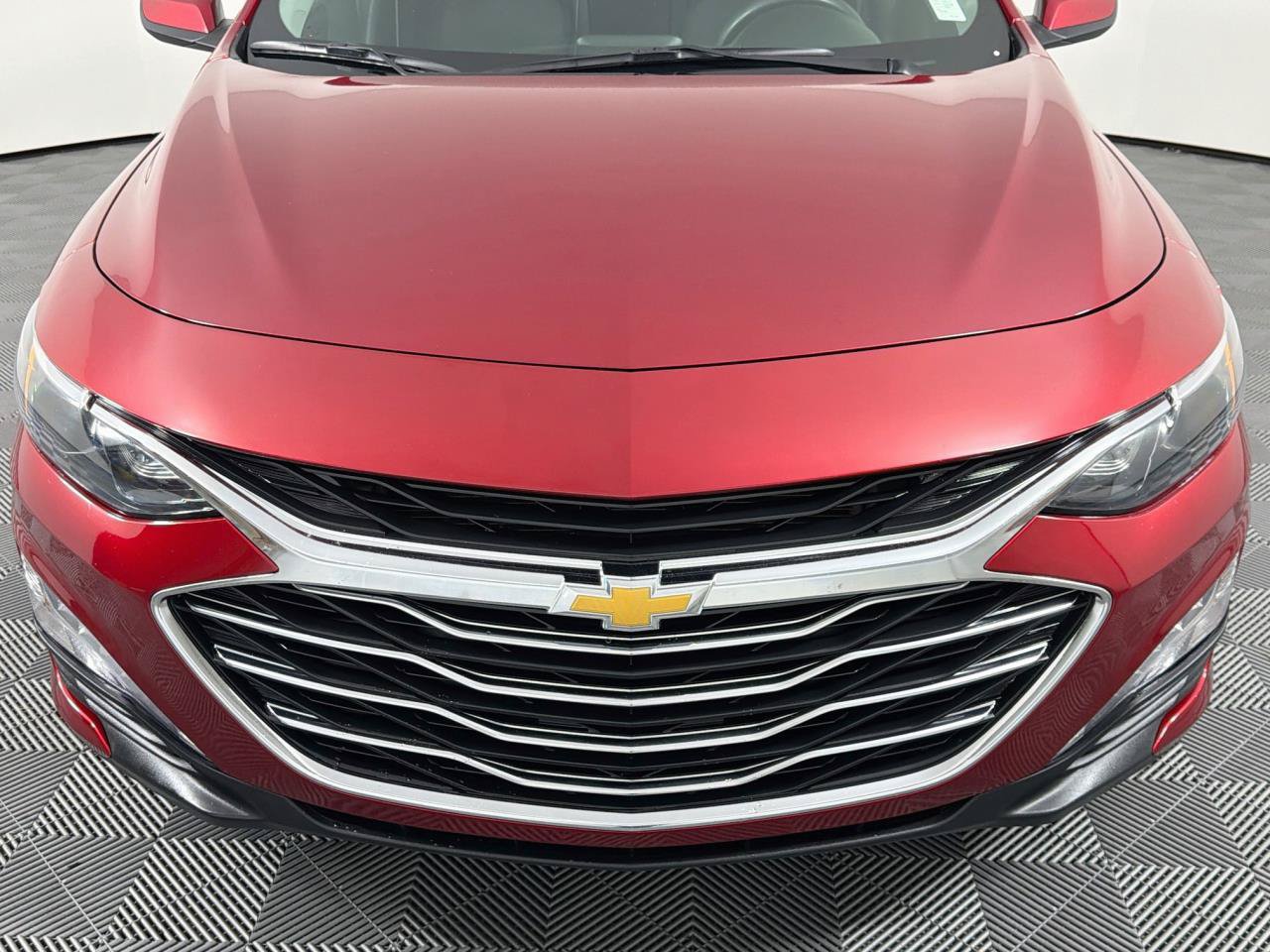 Used 2024 Chevrolet Malibu LT FWD image 2