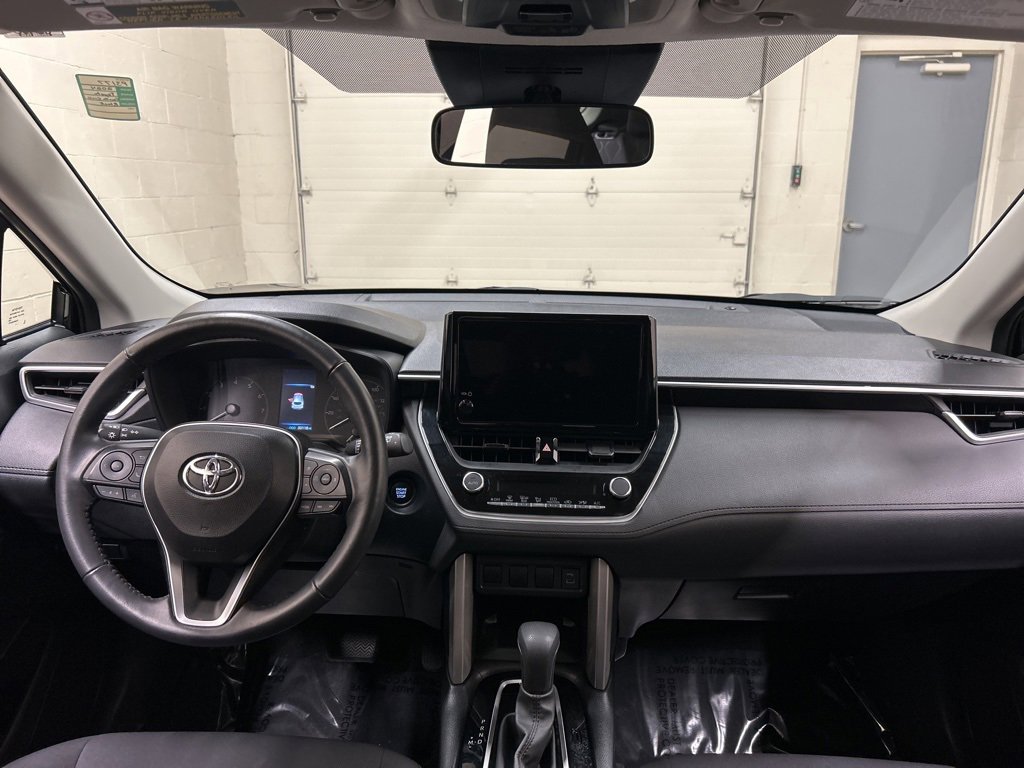 Used 2024 Toyota Corolla Cross LE image 17