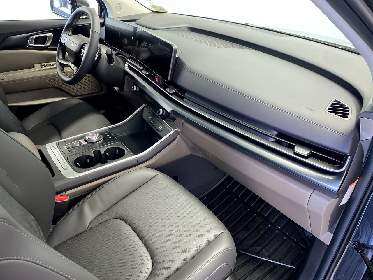 New 2027 Kia Carnival LXS FWD image 30