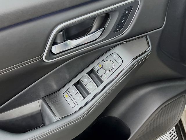 New 2026 Nissan Rogue Platinum w/ Platinum Premium Package image 16