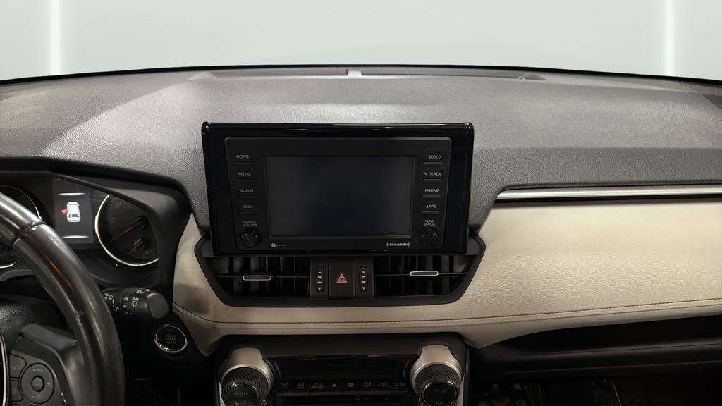 Used 2021 Toyota RAV4 XLE Premium FWD image 18