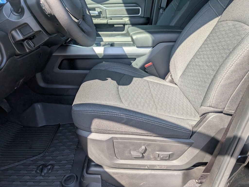 New 2026 RAM 3500 Big Horn AWD/4WD image 11