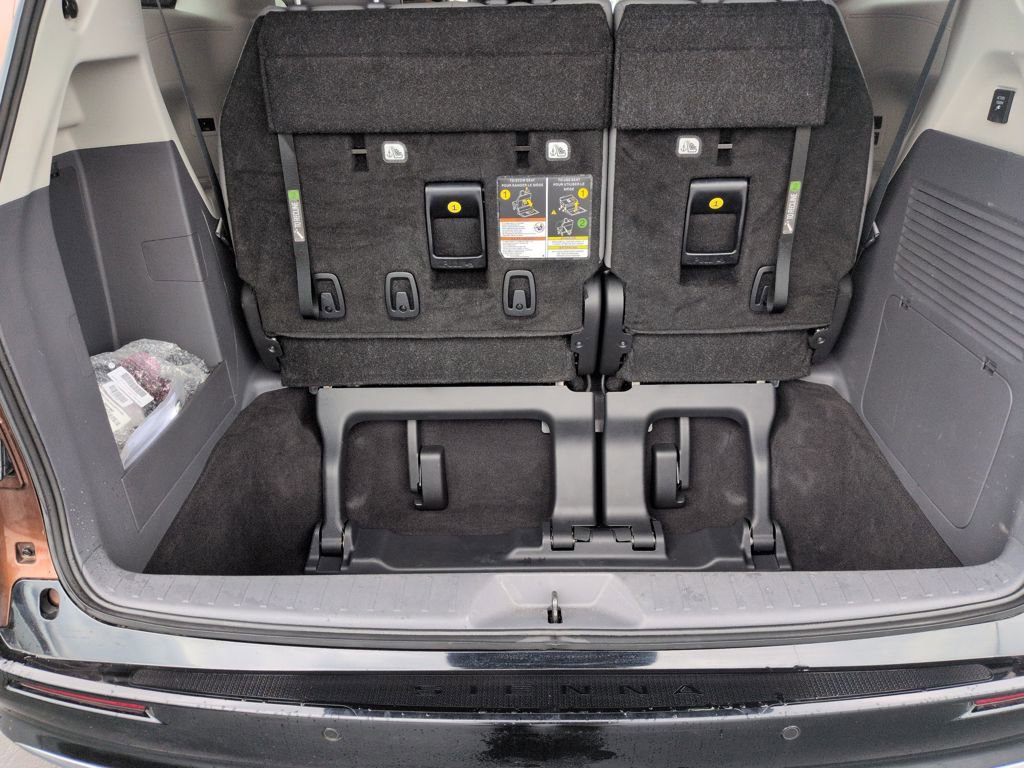 Certified 2024 Toyota Sienna Limited image 23