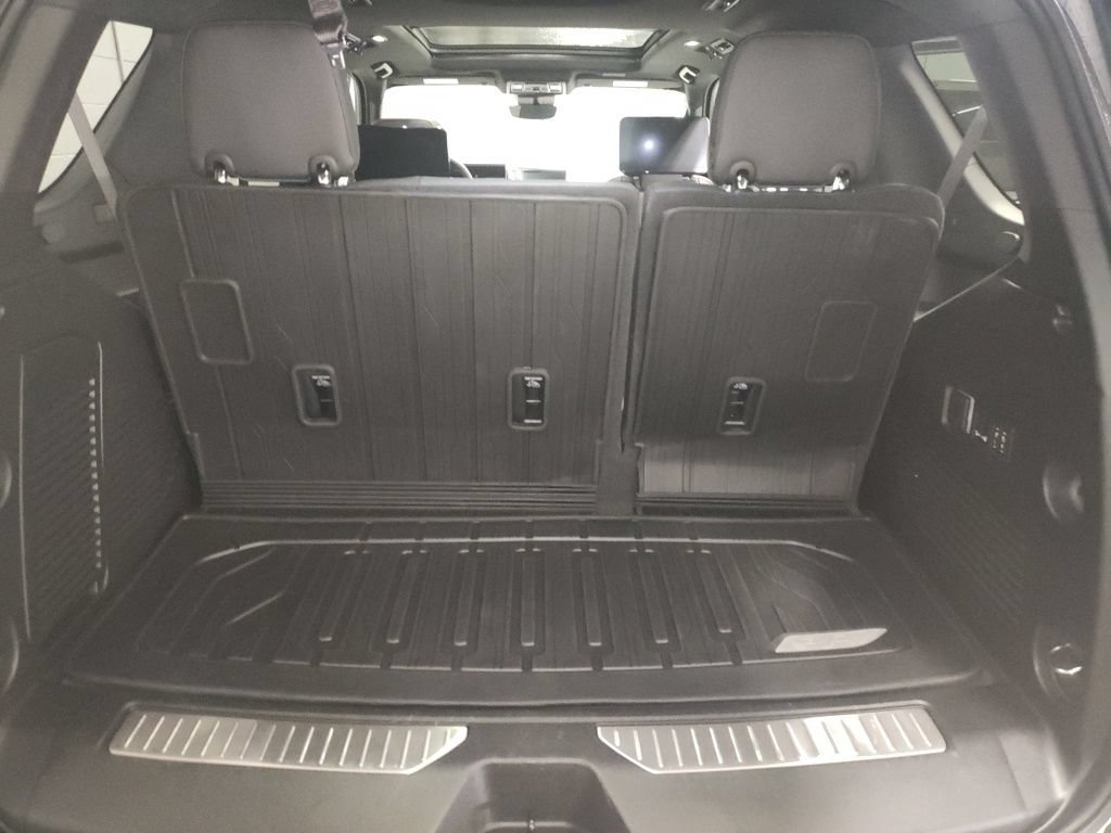 Used 2025 GMC Yukon AT4 w/ AT4 Premium Plus Package AWD/4WD image 15