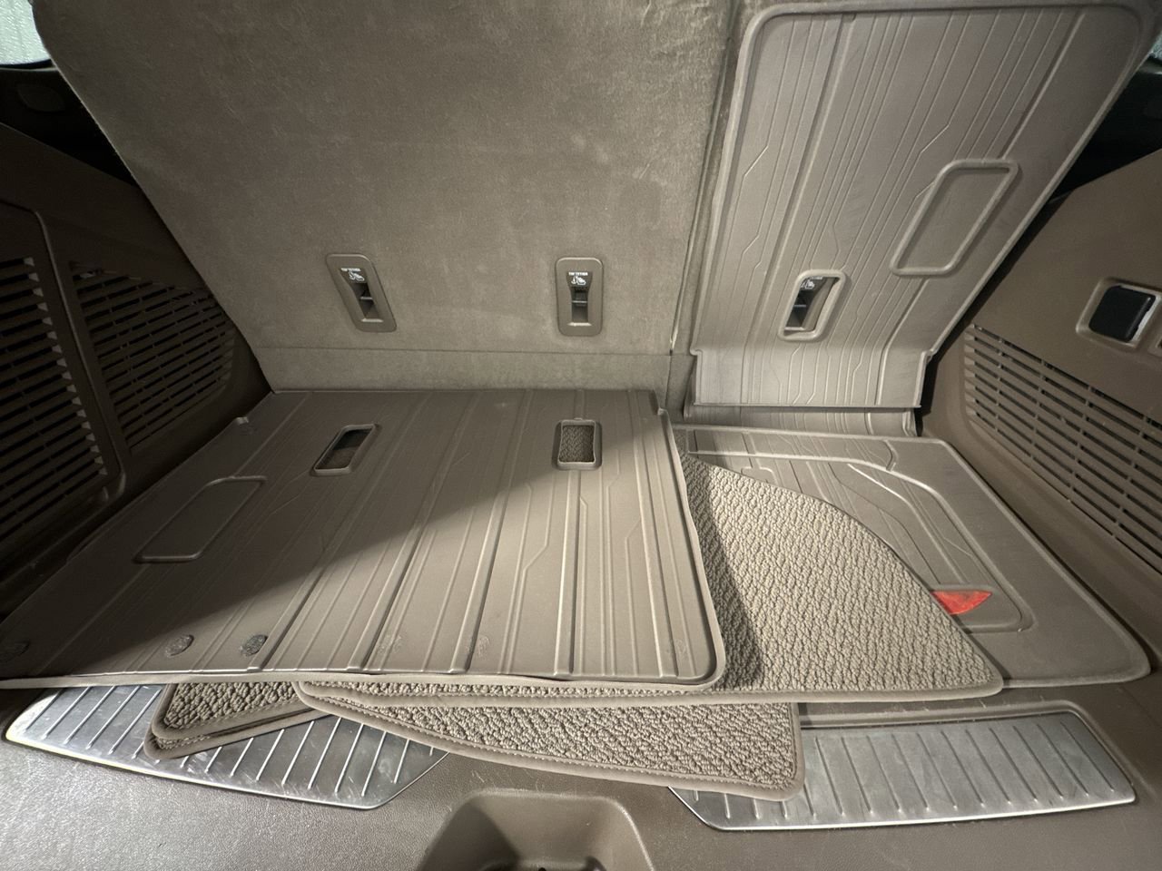 Used 2022 GMC Yukon Denali image 35