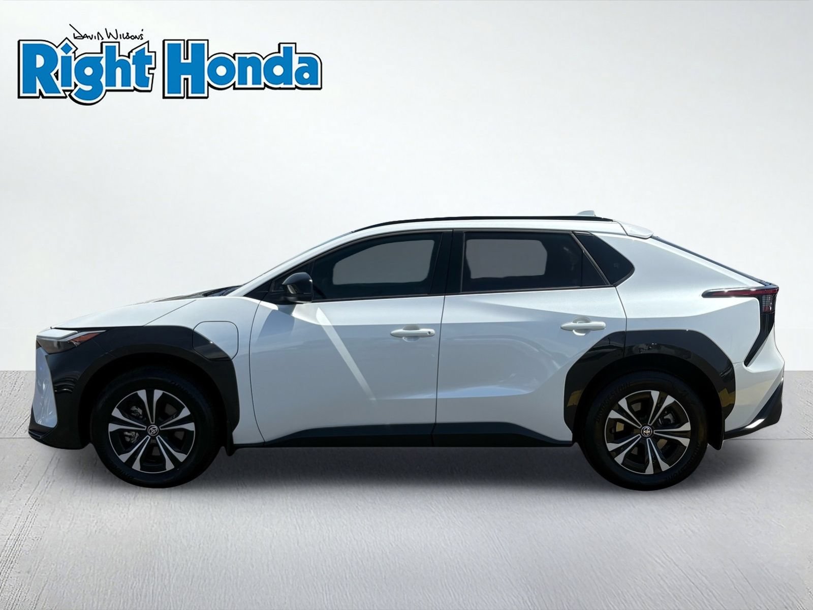 Used 2024 Toyota bZ4X FWD w/ Weather Package image 3