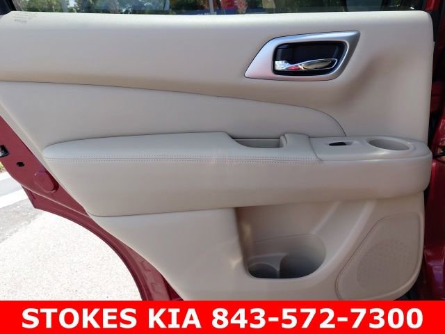 Used 2017 Nissan Pathfinder Platinum FWD image 26