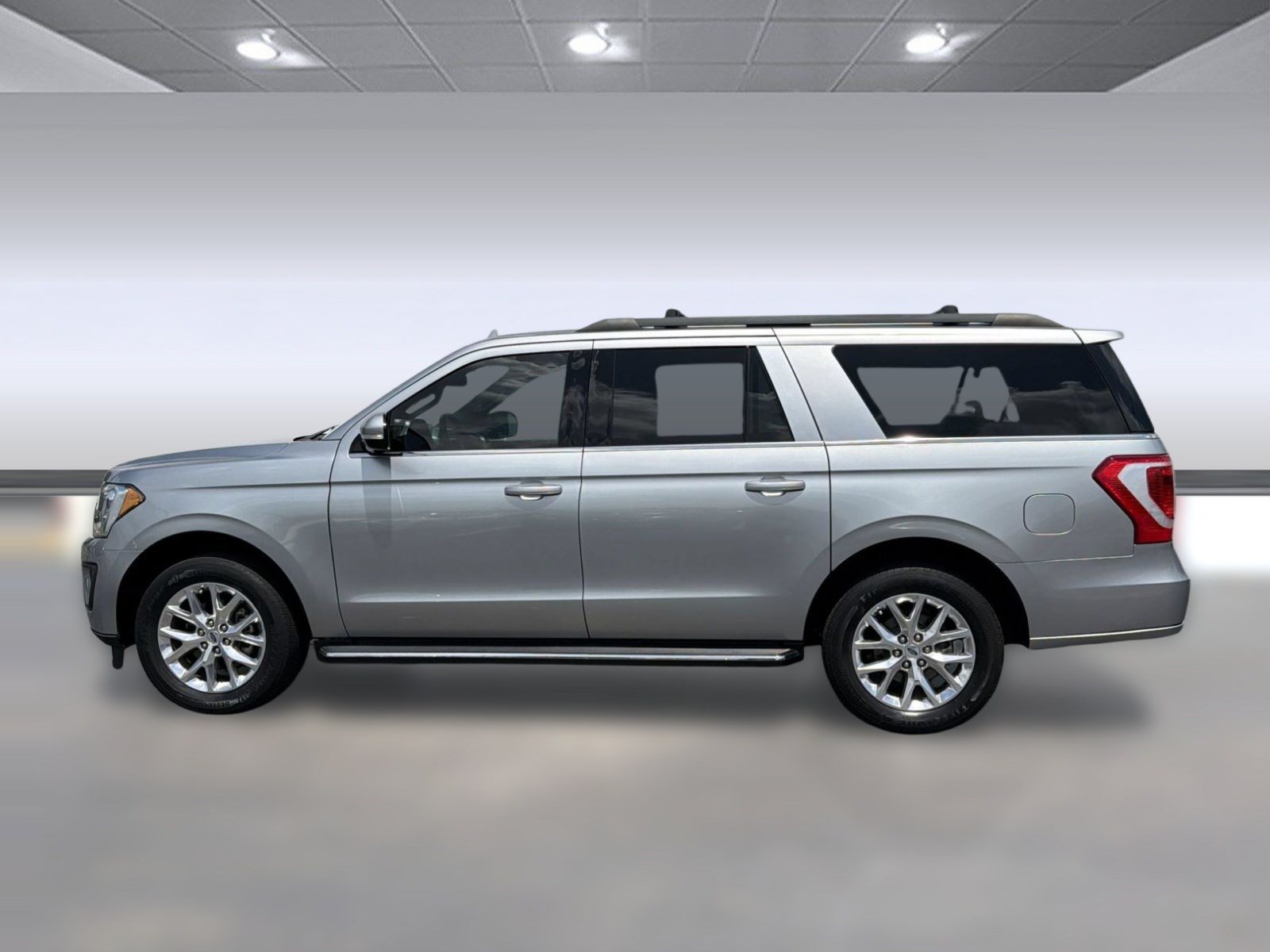 Used 2021 Ford Expedition Max XLT RWD image 2