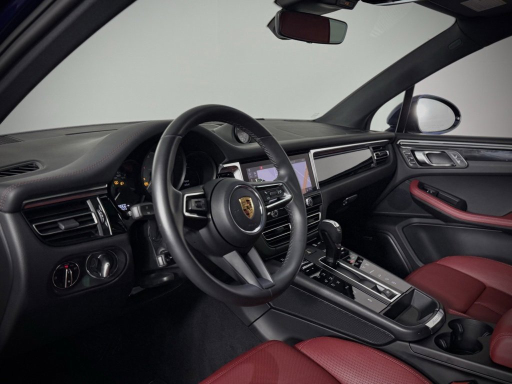 Used 2022 Porsche Macan S image 4