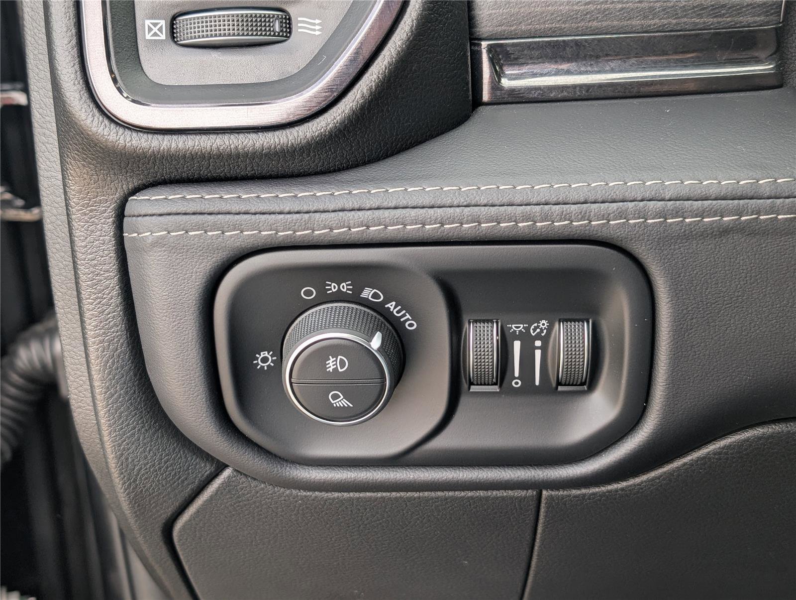 Used 2023 RAM 2500 Limited image 25