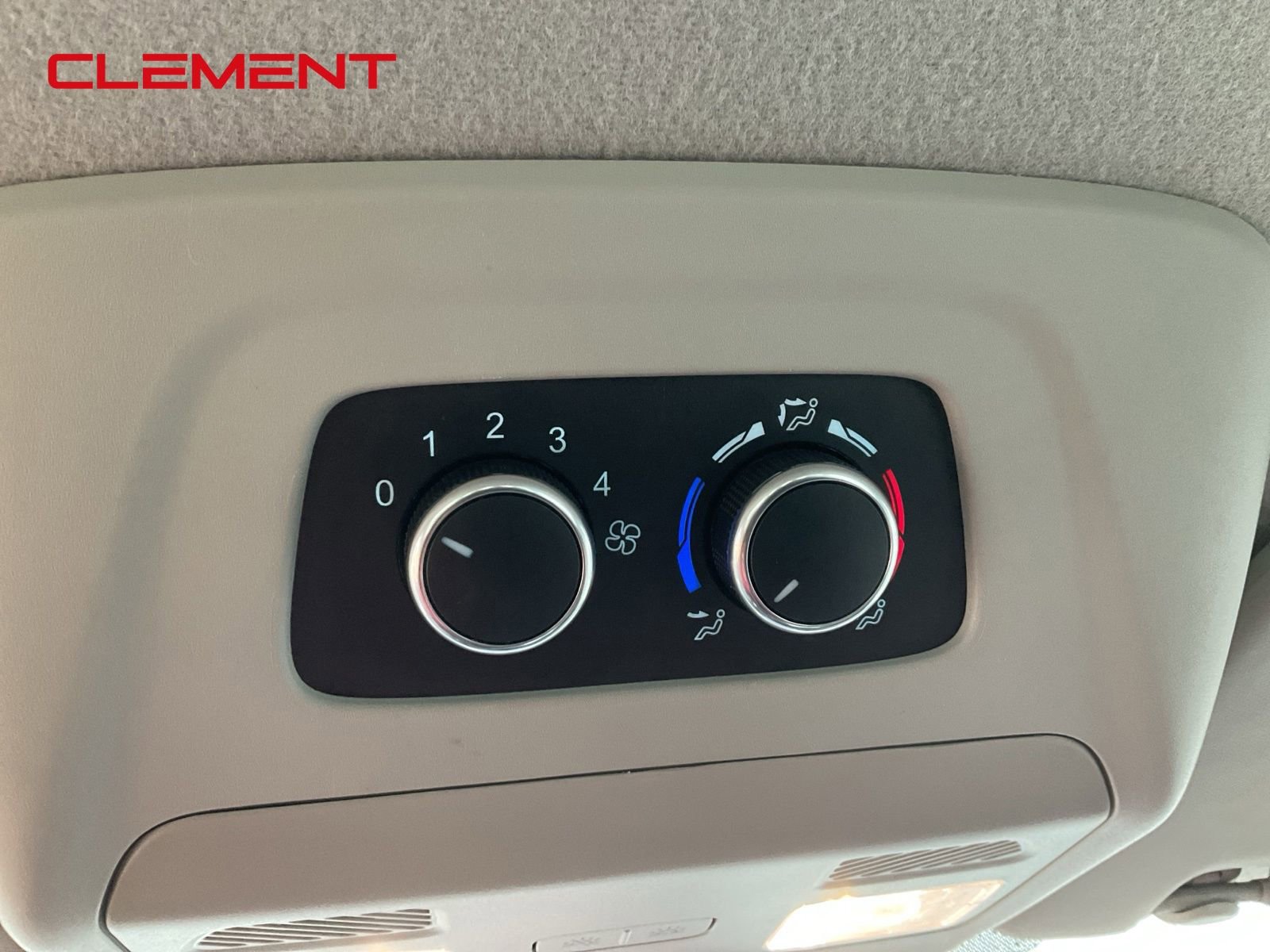 Used 2023 Ford Transit 350 XLT image 14