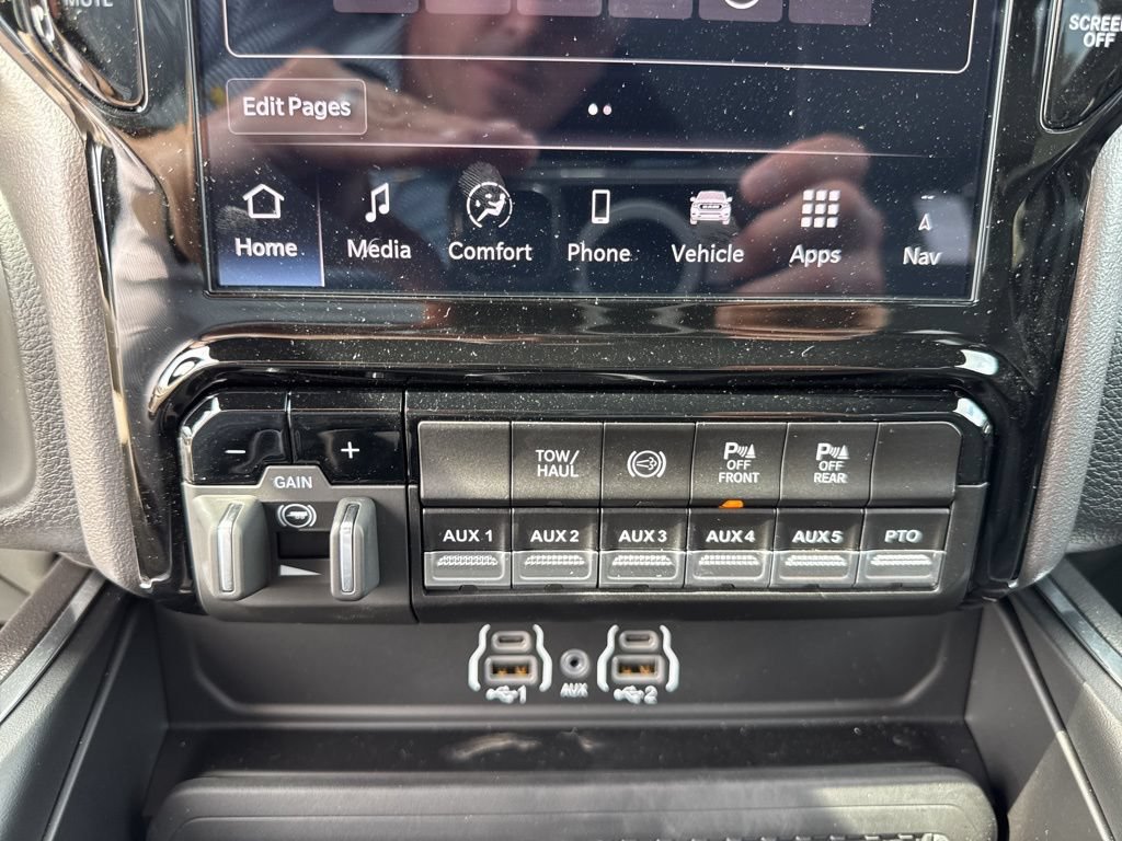 New 2026 RAM 3500 Big Horn w/ Laramie Trim Package AWD/4WD image 45