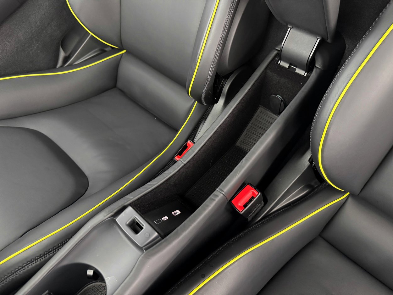 Used 2023 McLaren Artura image 20