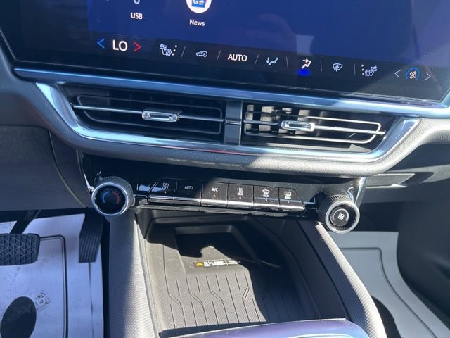 New 2026 Chevrolet Equinox EV LT image 25