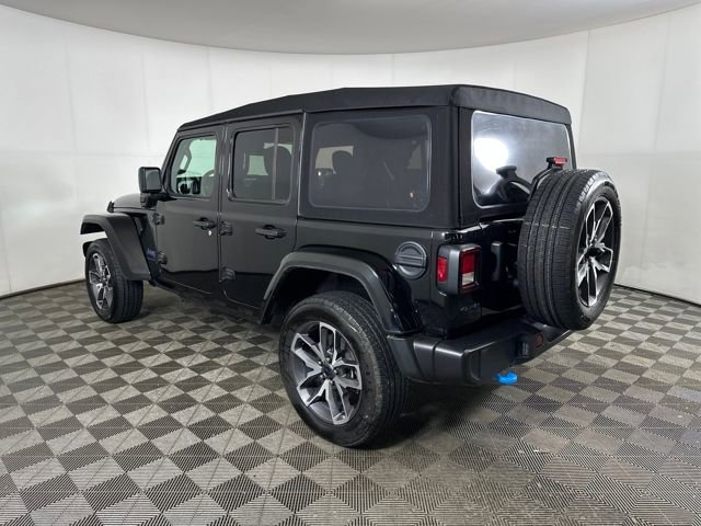 Used 2024 Jeep Wrangler Unlimited image 5