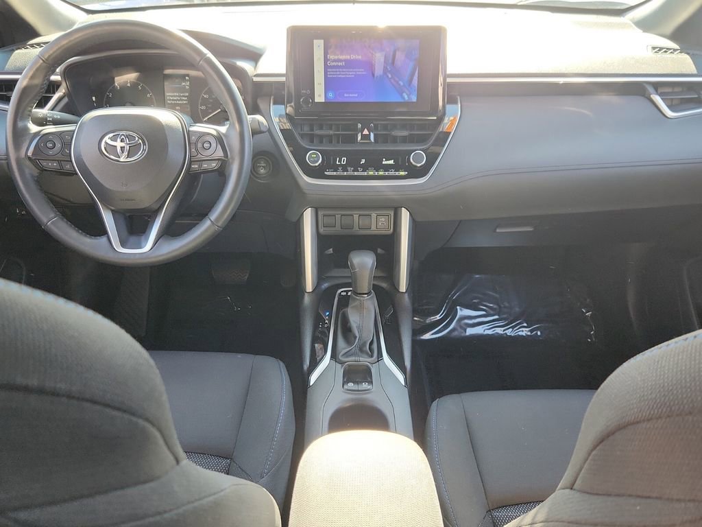Used 2024 Toyota Corolla Cross SE image 14