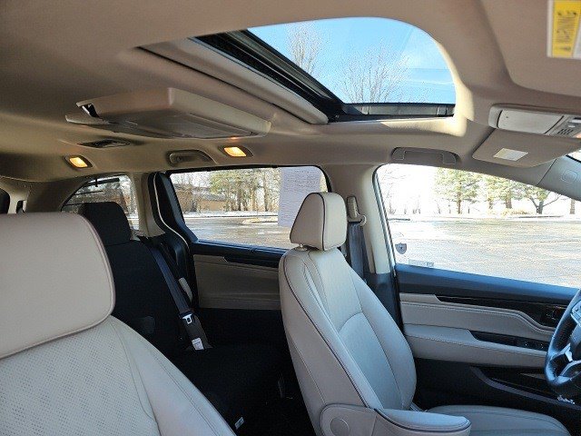 Used 2024 Honda Odyssey Elite image 11