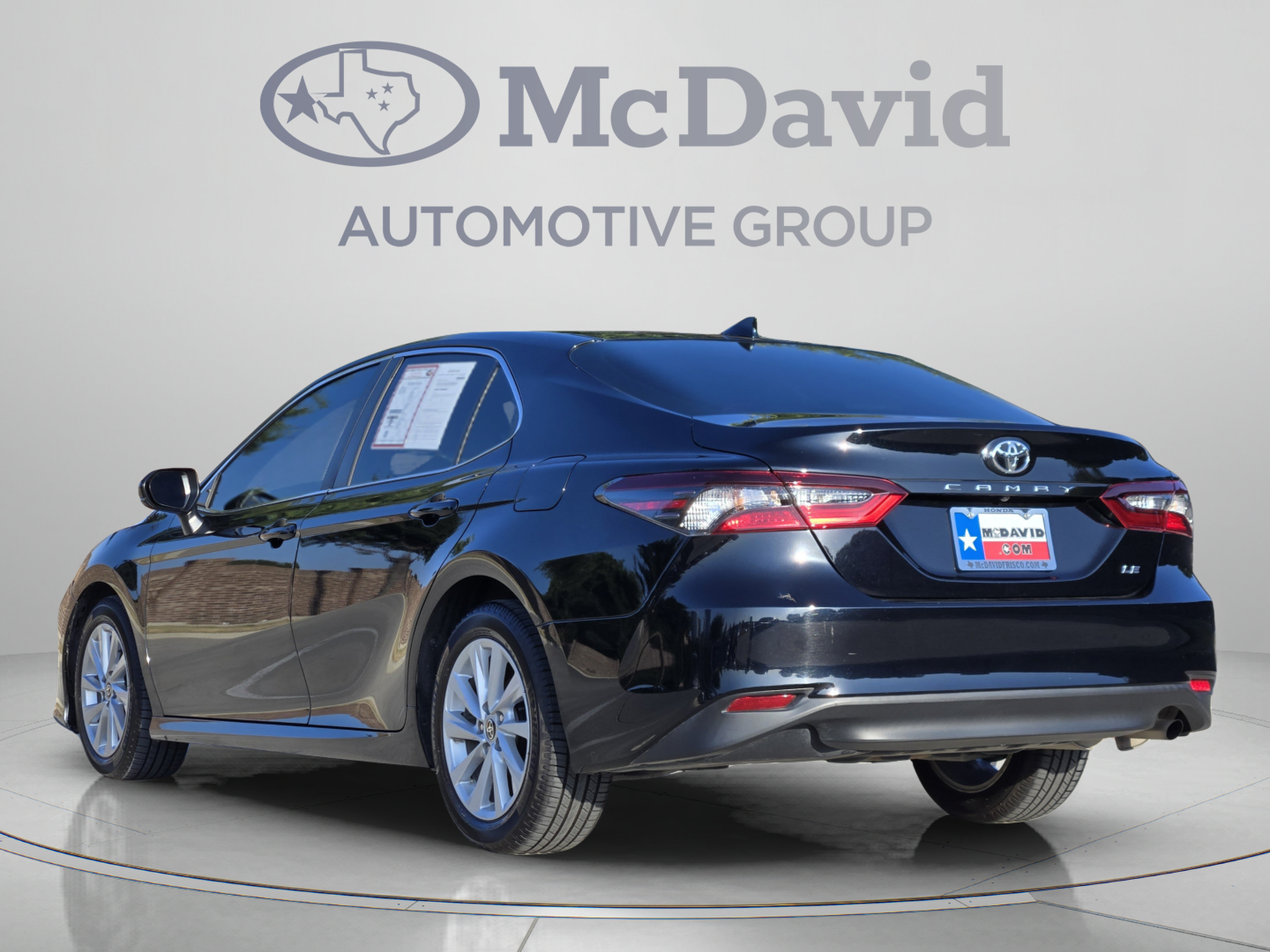 Used 2021 Toyota Camry LE FWD image 4