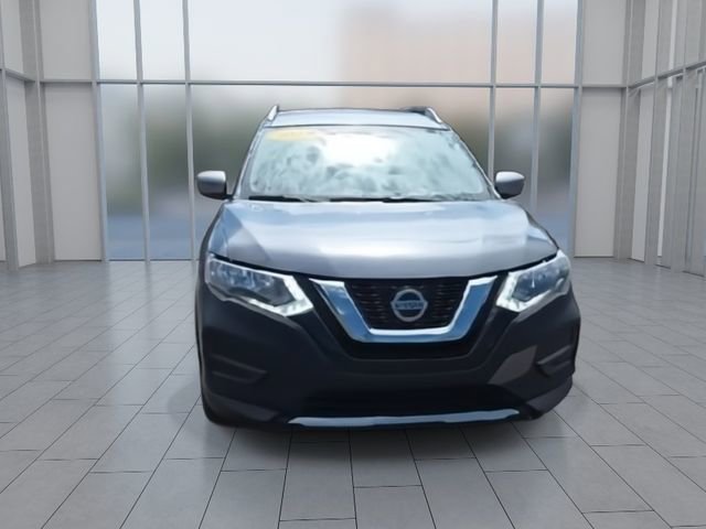 Used 2018 Nissan Rogue SV image 3