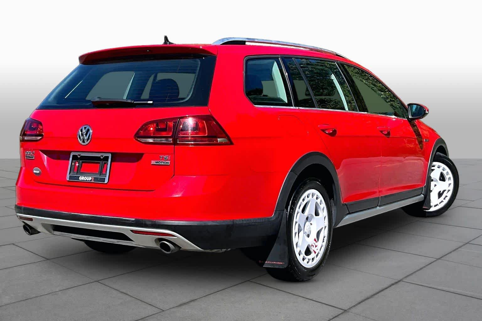 Used 2017 Volkswagen Golf Alltrack SE AWD/4WD image 13