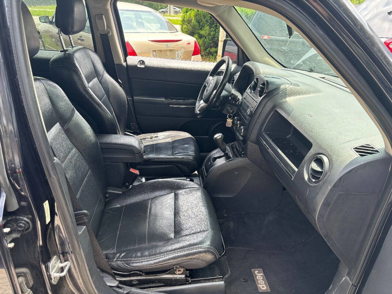 Used 2011 Jeep Patriot Latitude w/ Sun/Sound Group AWD/4WD image 11