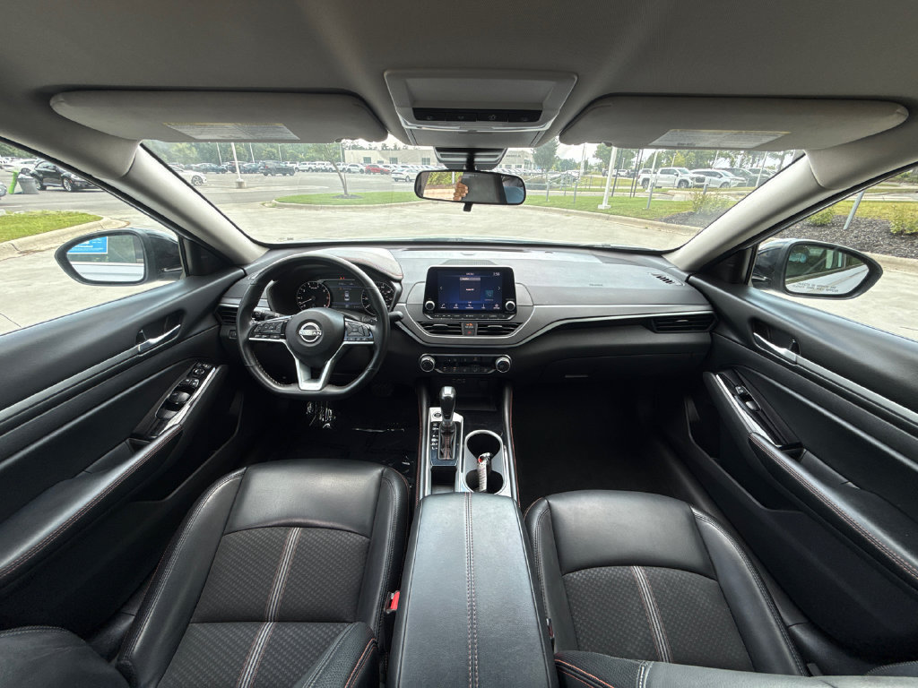 Used 2025 Nissan Altima 2.5 SR FWD image 16