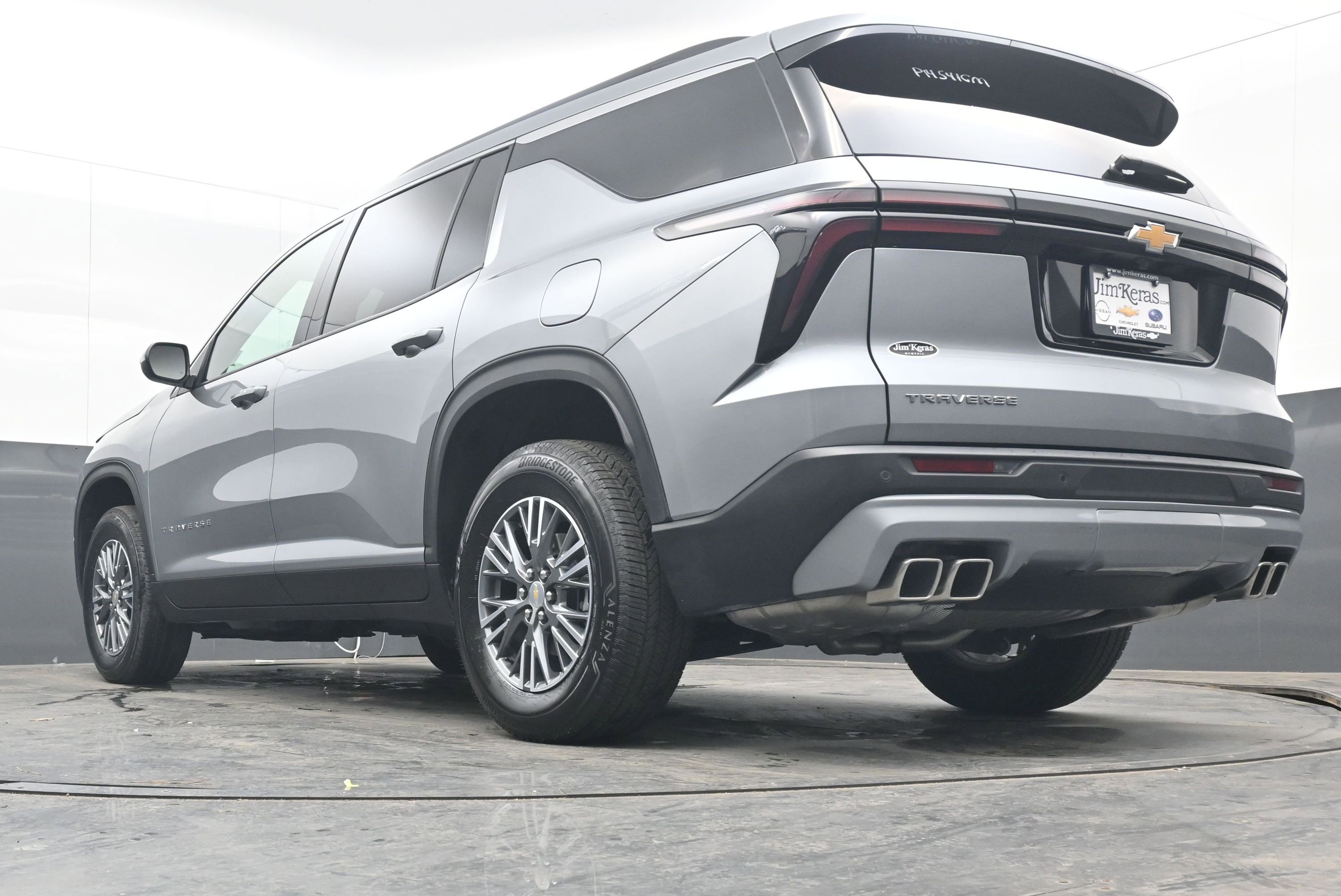 Used 2025 Chevrolet Traverse LT image 25
