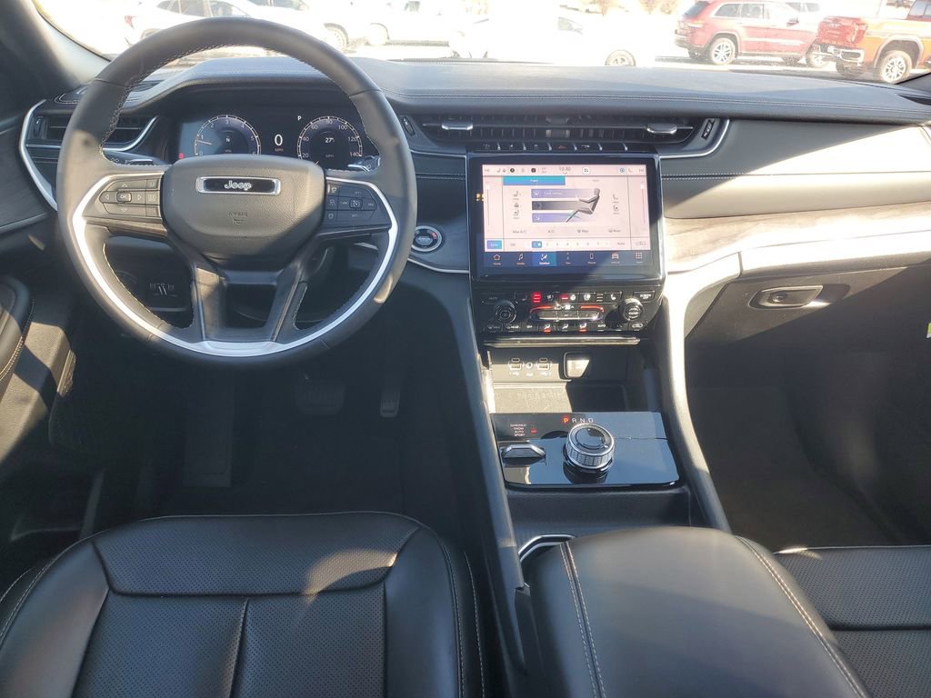 Used 2024 Jeep Grand Cherokee L Limited w/ Luxury Tech Group II image 30