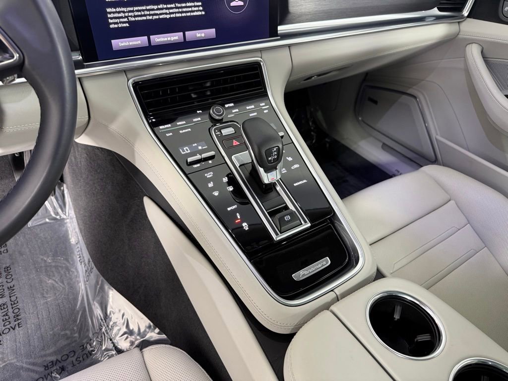 Certified 2022 Porsche Panamera 4 Platinum Edition image 25