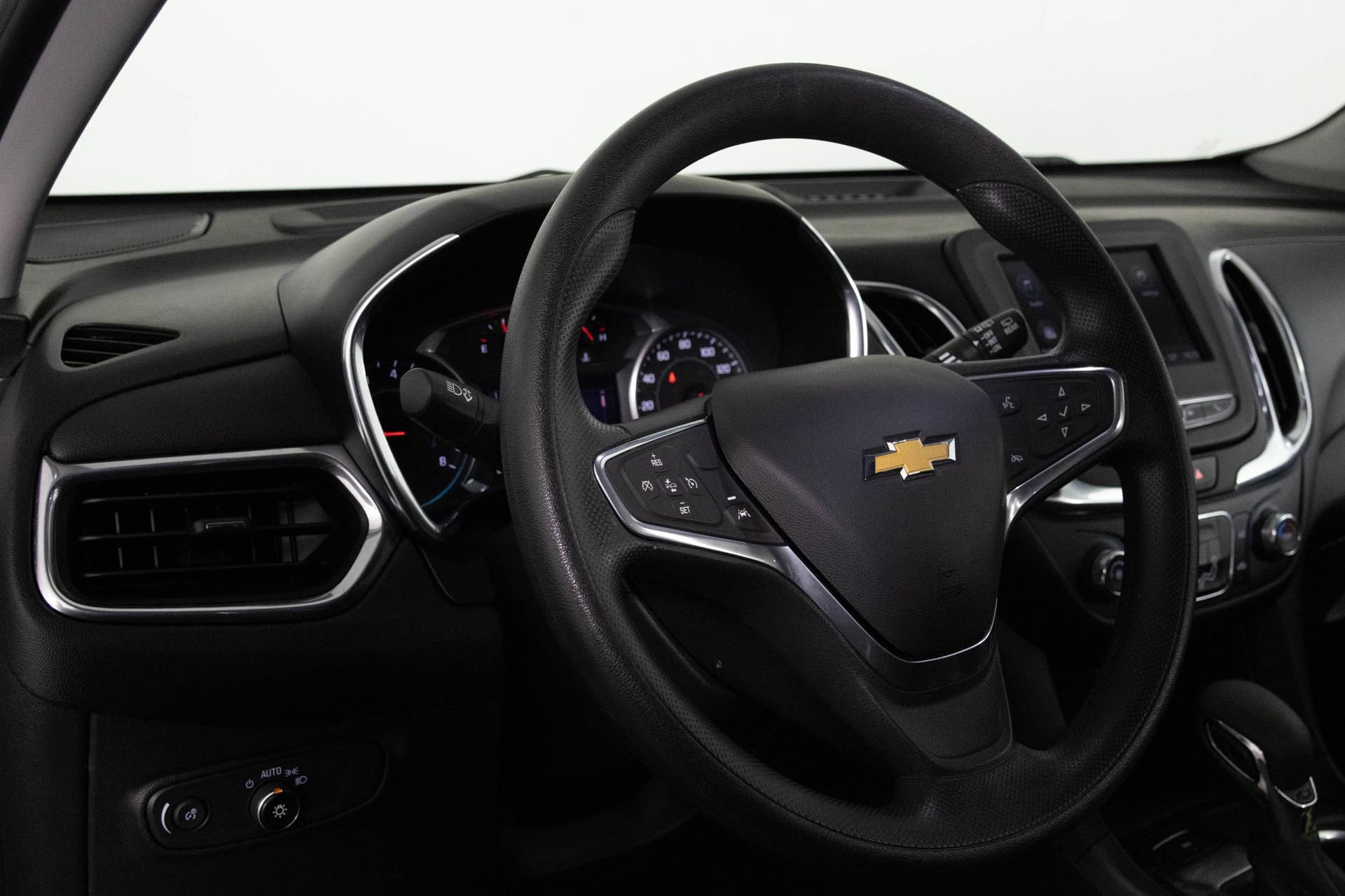 Certified 2022 Chevrolet Equinox LT w/ LPO, Floor Liner Package image 32