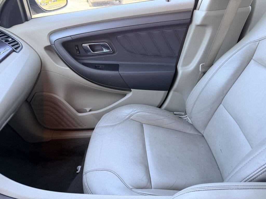 Used 2011 Ford Taurus SEL w/ 201A Rapid Spec Order Code FWD image 12