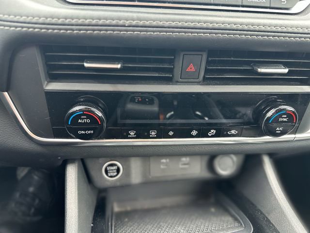Used 2023 Nissan Rogue SV AWD/4WD image 20