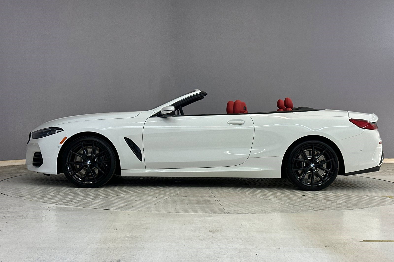 New 2026 BMW 840i Convertible RWD image 2