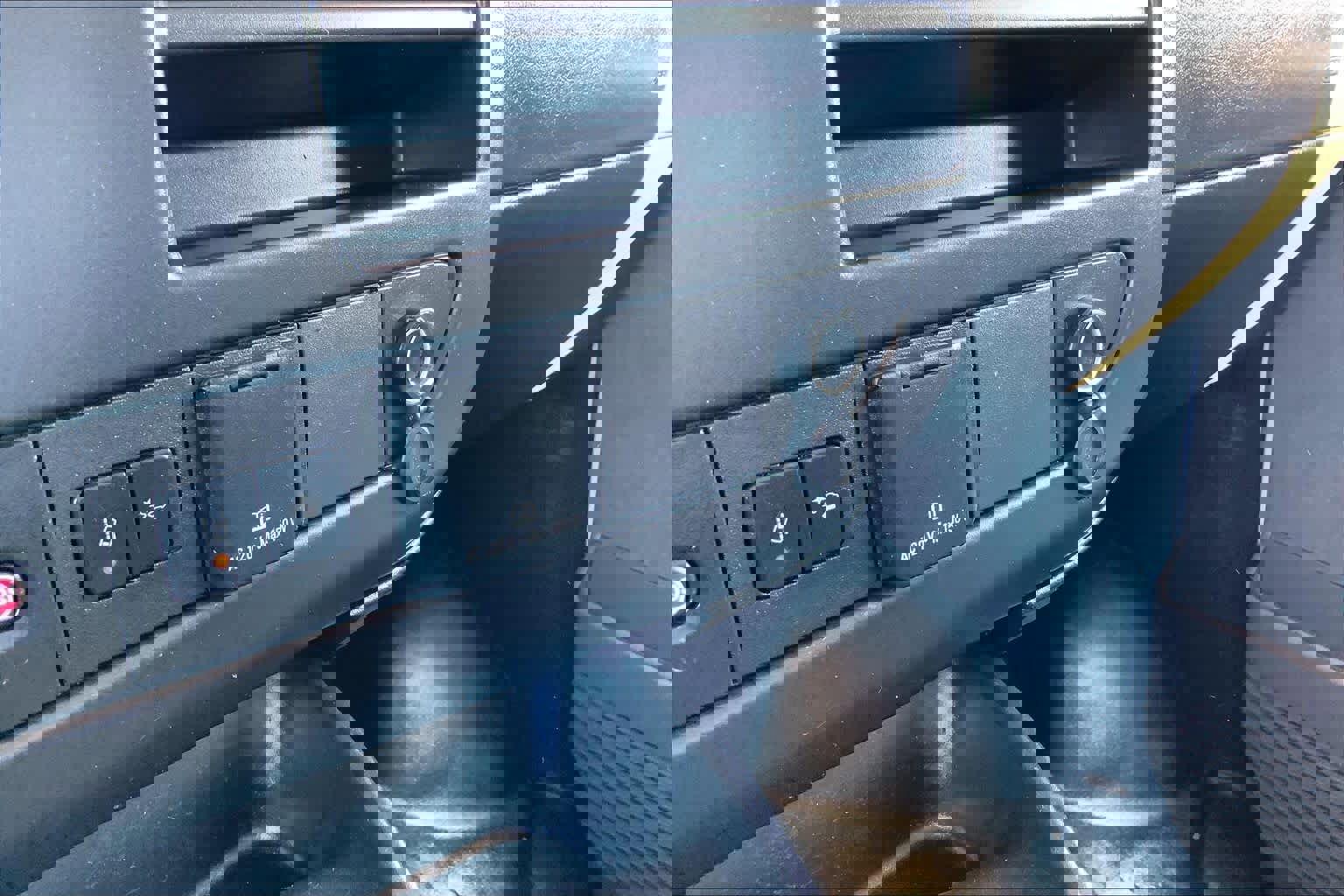 Used 2021 Chevrolet Express 2500 w/ Driver Convenience Package image 29