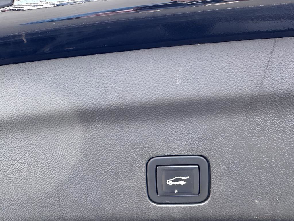 Used 2022 Chevrolet Tahoe LT w/ Luxury Package image 43