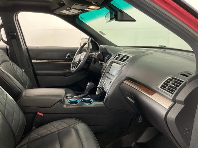 Used 2016 Ford Explorer Platinum image 27