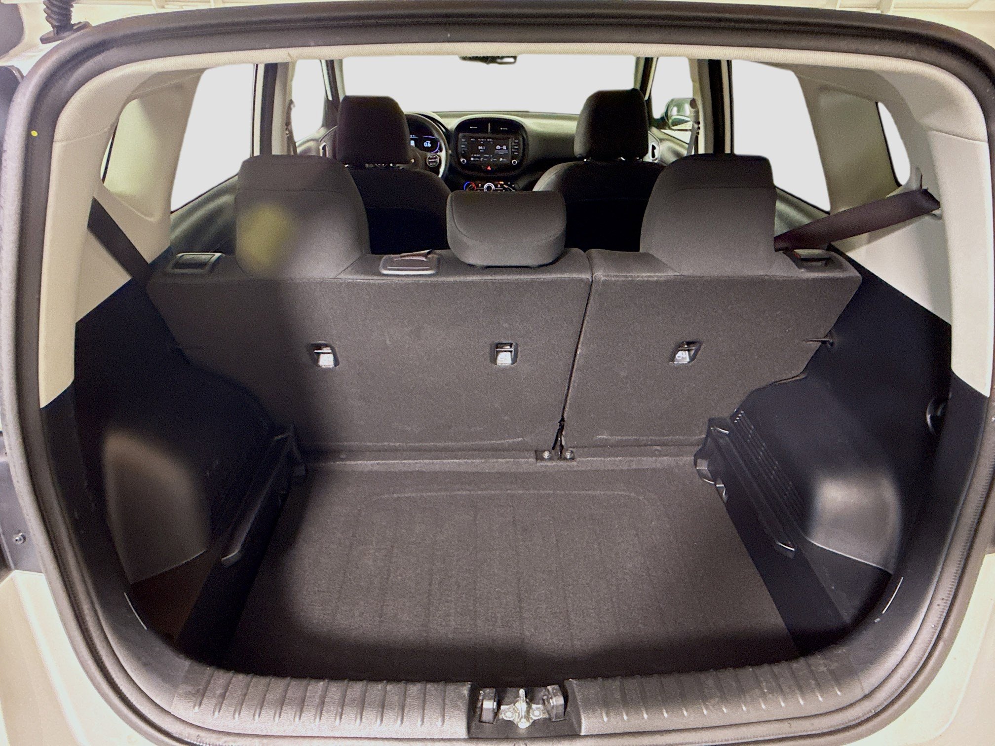 Used 2025 Kia Soul LX w/ LX Technology Package image 34