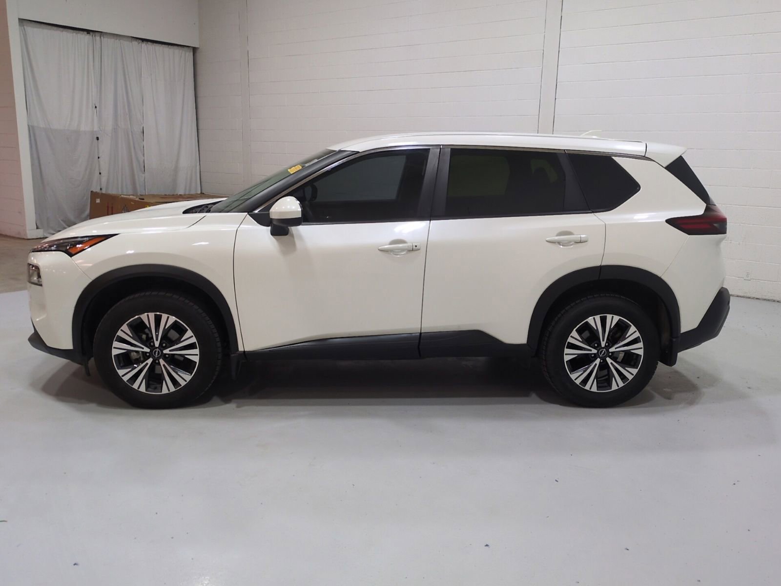 Used 2023 Nissan Rogue SV FWD image 6