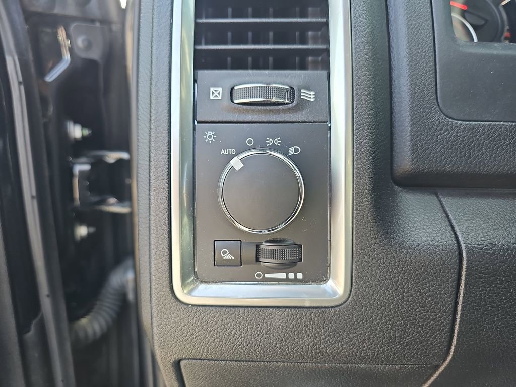 Used 2021 RAM 1500 Classic Warlock w/ Electronics Group image 28