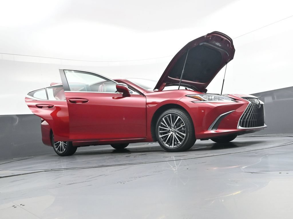 Used 2025 Lexus ES 300h w/ Premium Package FWD image 57