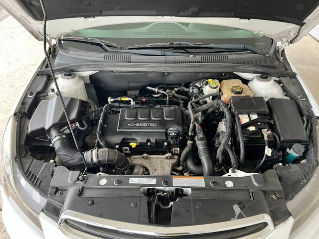 Used 2015 Chevrolet Cruze LT image 4